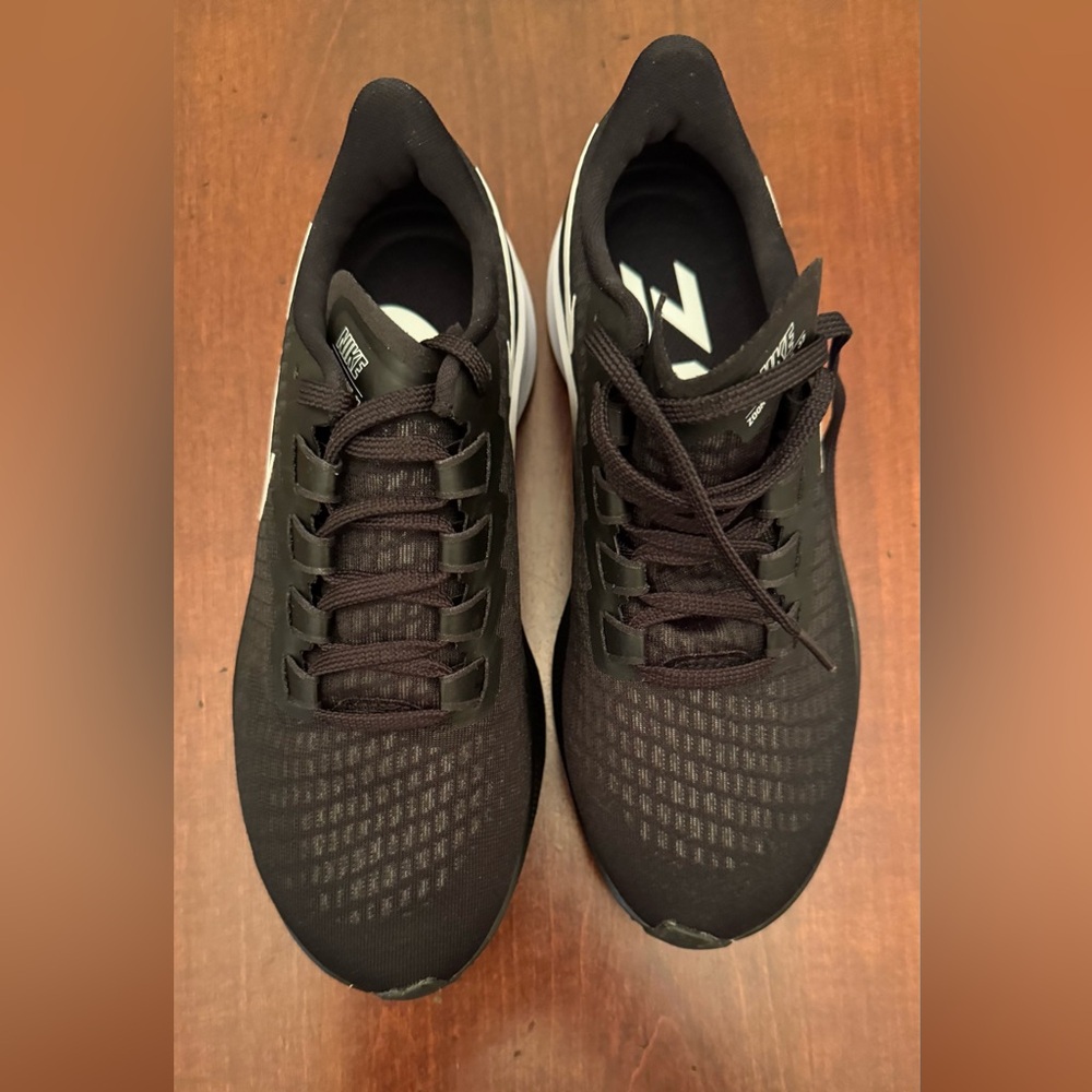 Nike Zoom Black and White Women's Sneakers